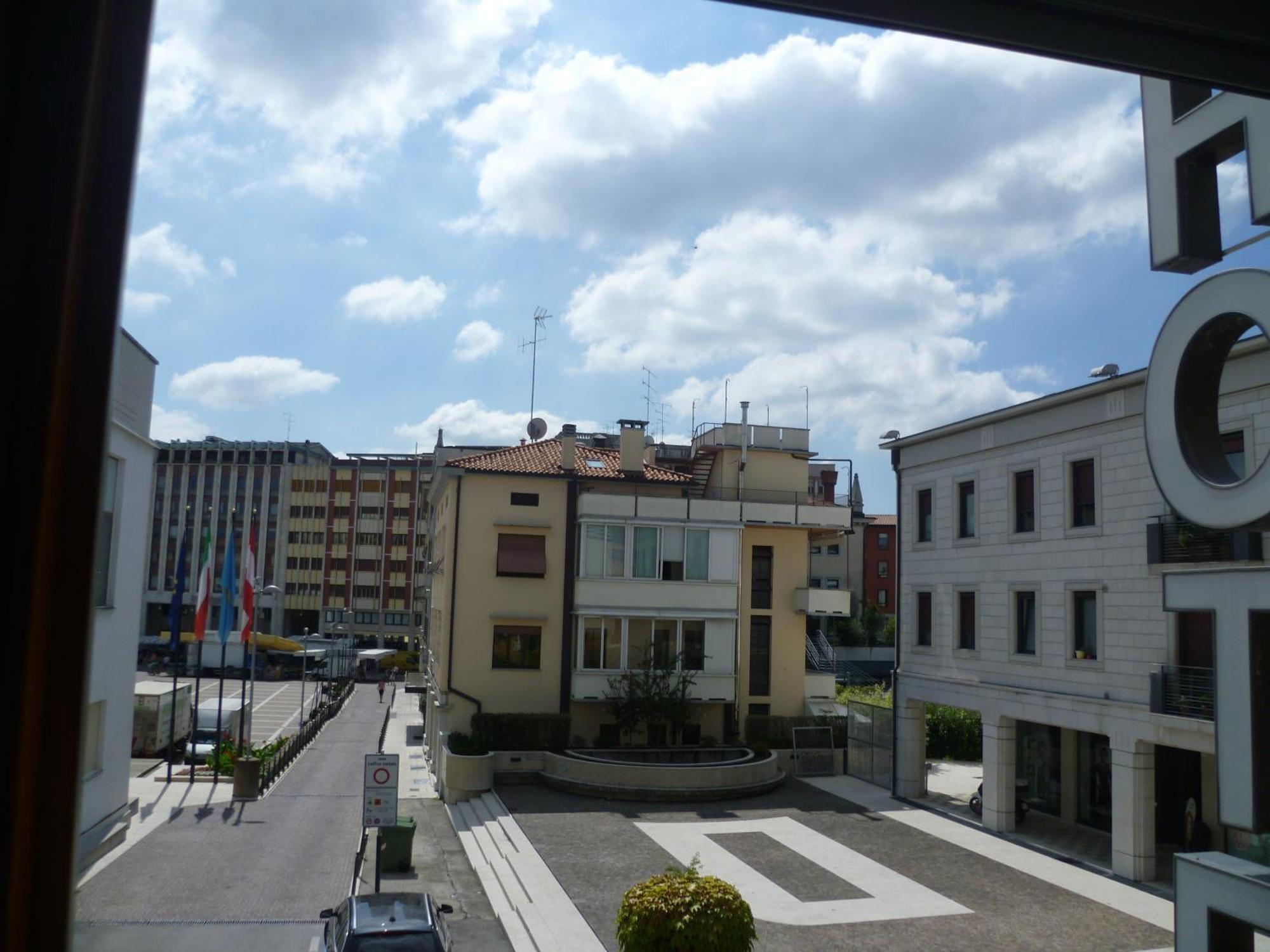 Hotel Minerva Pordenone Buitenkant foto