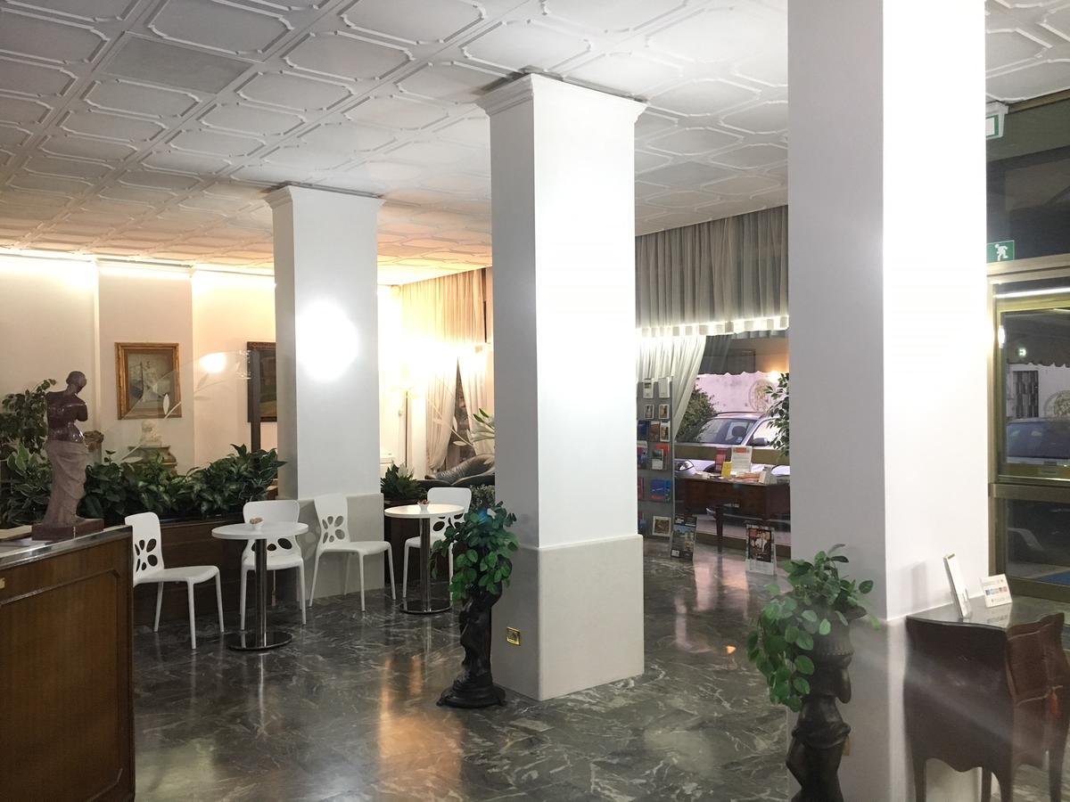 Hotel Minerva Pordenone Buitenkant foto